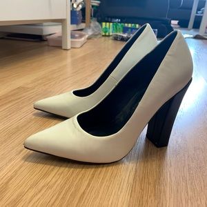 “Le chateau” Black and White heels